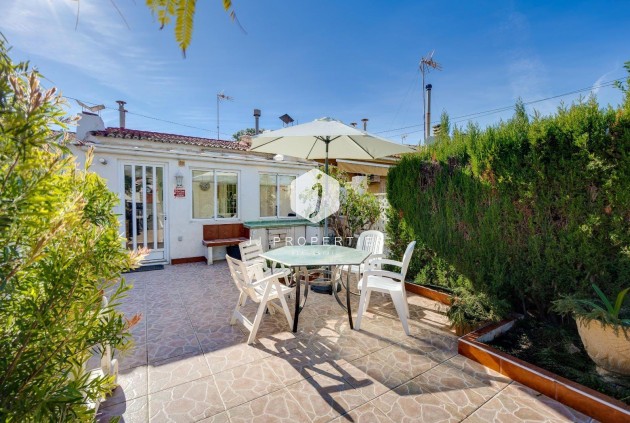 Z drugiej ręki - Villa -
Torrevieja - Calas blanca