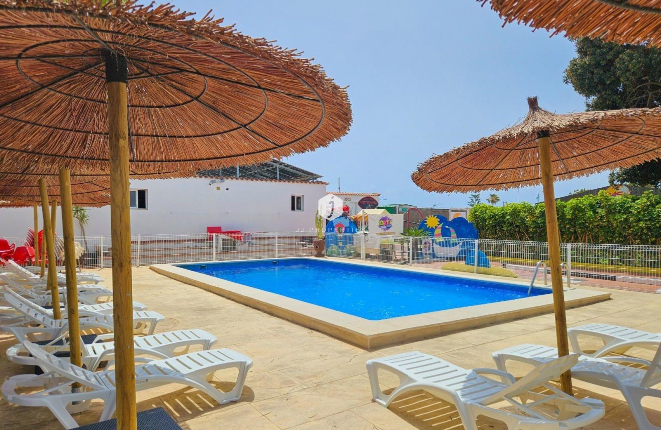 Z drugiej ręki - Villa -
Torrevieja - Calas blanca