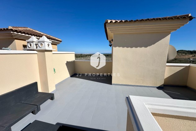 Z drugiej ręki - Szalet -
San Miguel de Salinas - Residencial Los Flamencos