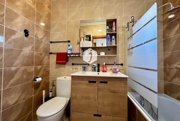 Z drugiej ręki - Szalet -
San Miguel de Salinas - Residencial Los Flamencos