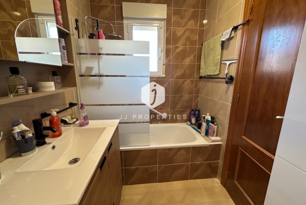 Z drugiej ręki - Szalet -
San Miguel de Salinas - Residencial Los Flamencos