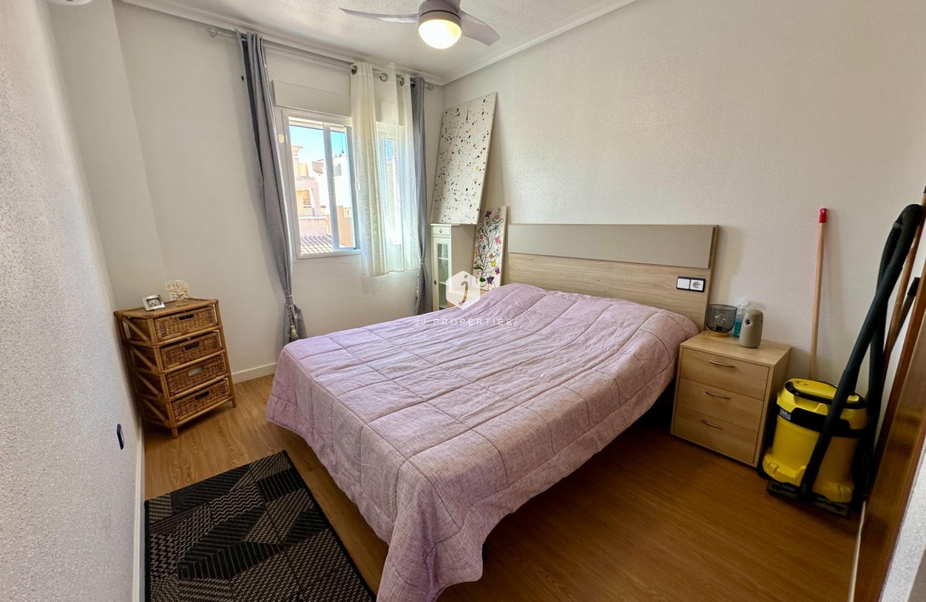 Z drugiej ręki - Szalet -
San Miguel de Salinas - Residencial Los Flamencos