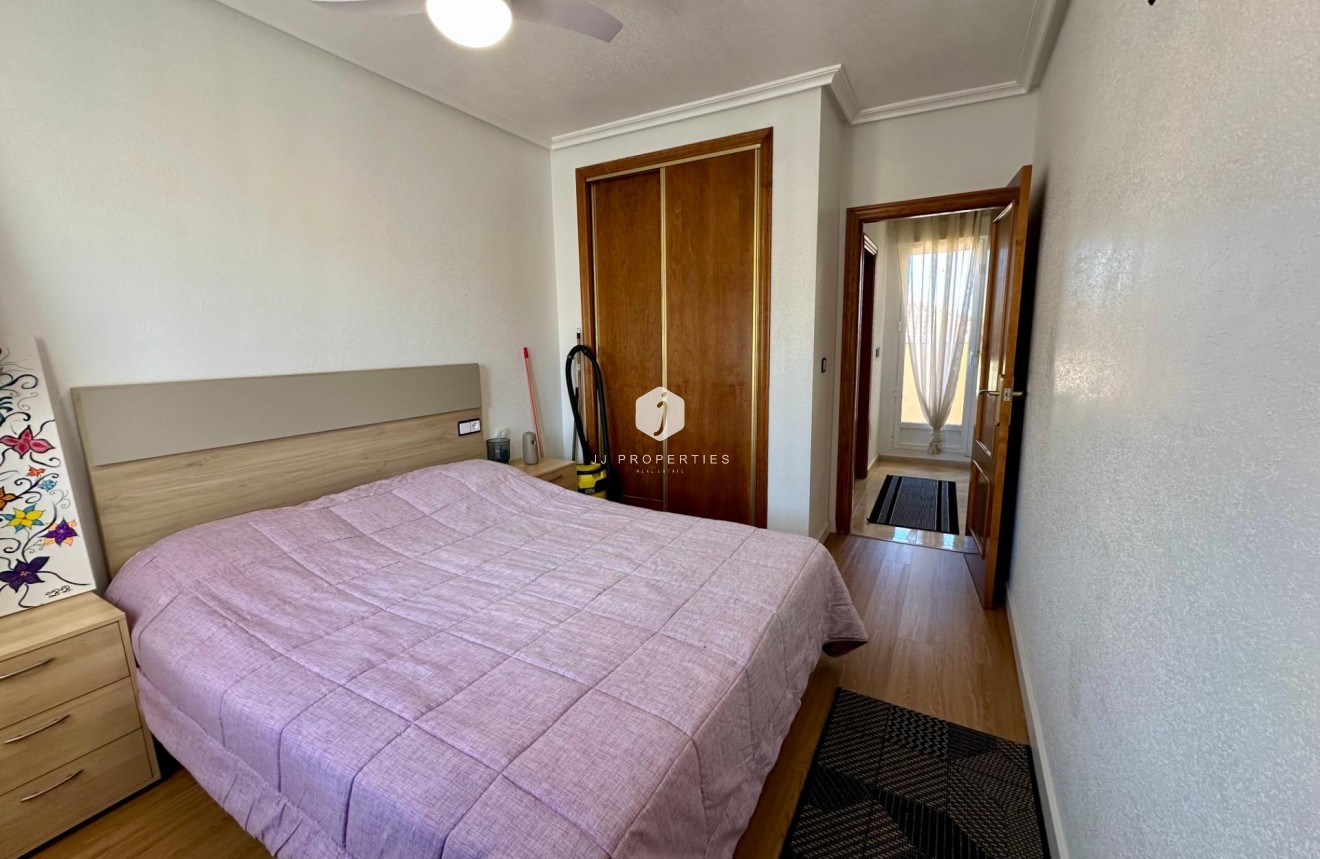 Z drugiej ręki - Szalet -
San Miguel de Salinas - Residencial Los Flamencos