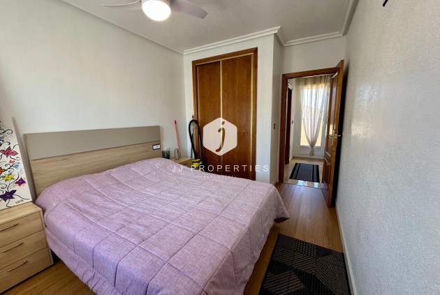 Z drugiej ręki - Szalet -
San Miguel de Salinas - Residencial Los Flamencos