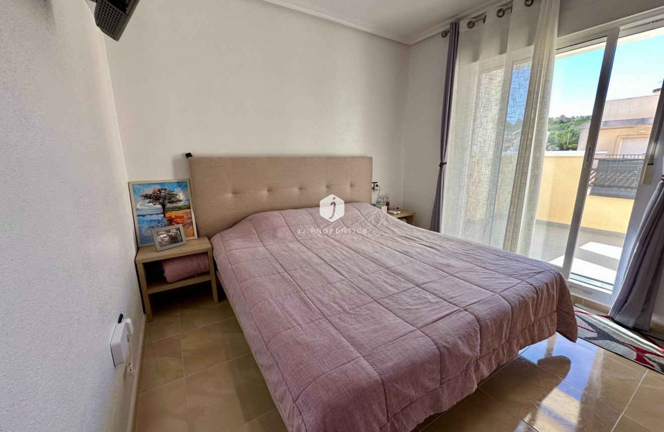 Z drugiej ręki - Szalet -
San Miguel de Salinas - Residencial Los Flamencos