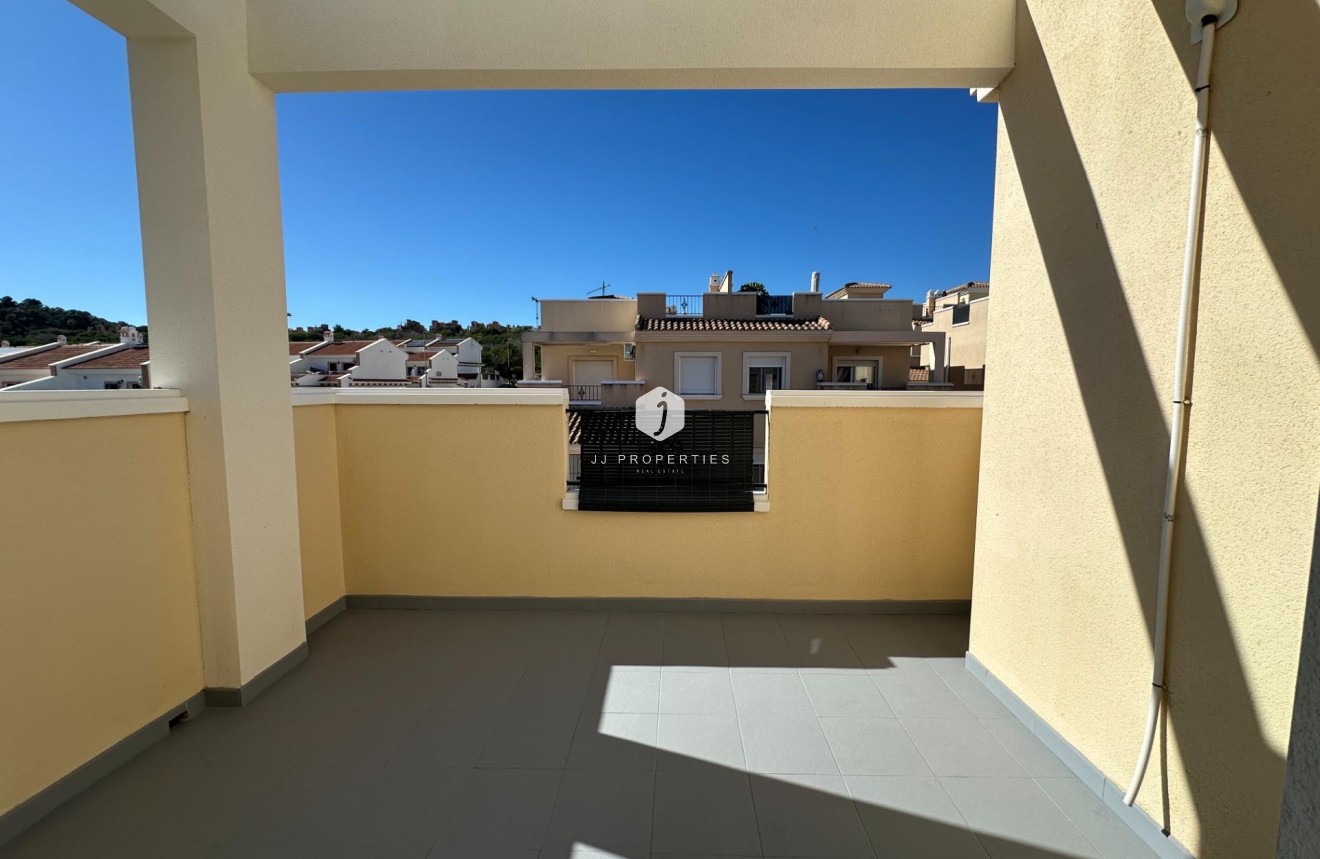 Z drugiej ręki - Szalet -
San Miguel de Salinas - Residencial Los Flamencos