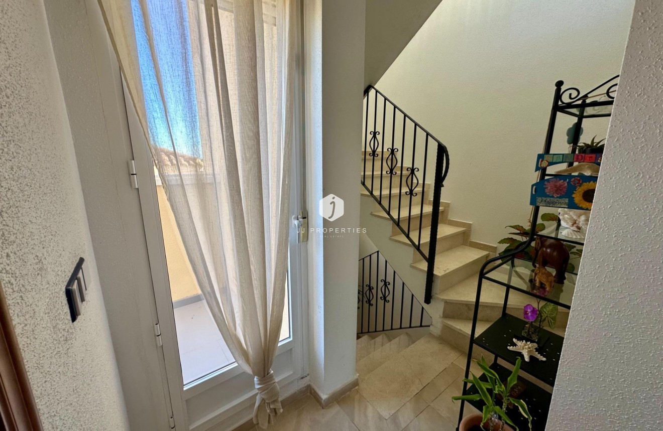 Z drugiej ręki - Szalet -
San Miguel de Salinas - Residencial Los Flamencos