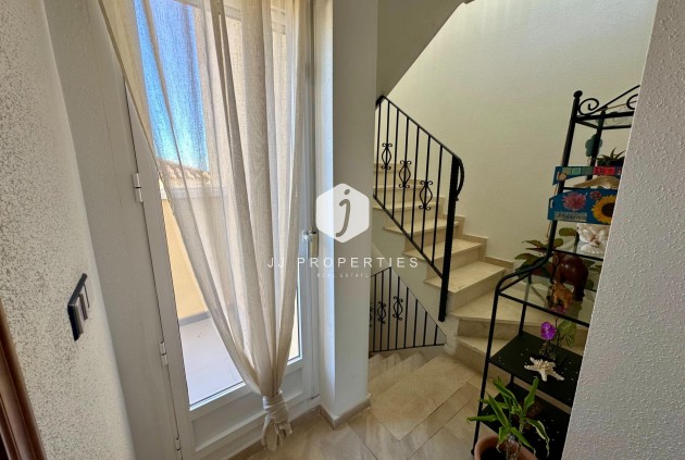 Z drugiej ręki - Szalet -
San Miguel de Salinas - Residencial Los Flamencos