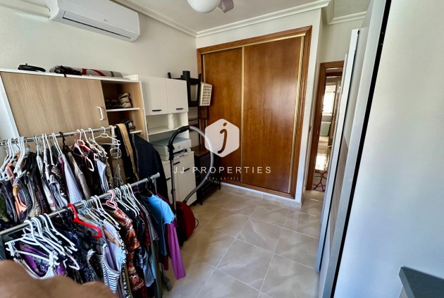 Z drugiej ręki - Szalet -
San Miguel de Salinas - Residencial Los Flamencos