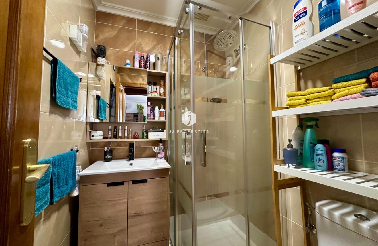 Z drugiej ręki - Szalet -
San Miguel de Salinas - Residencial Los Flamencos