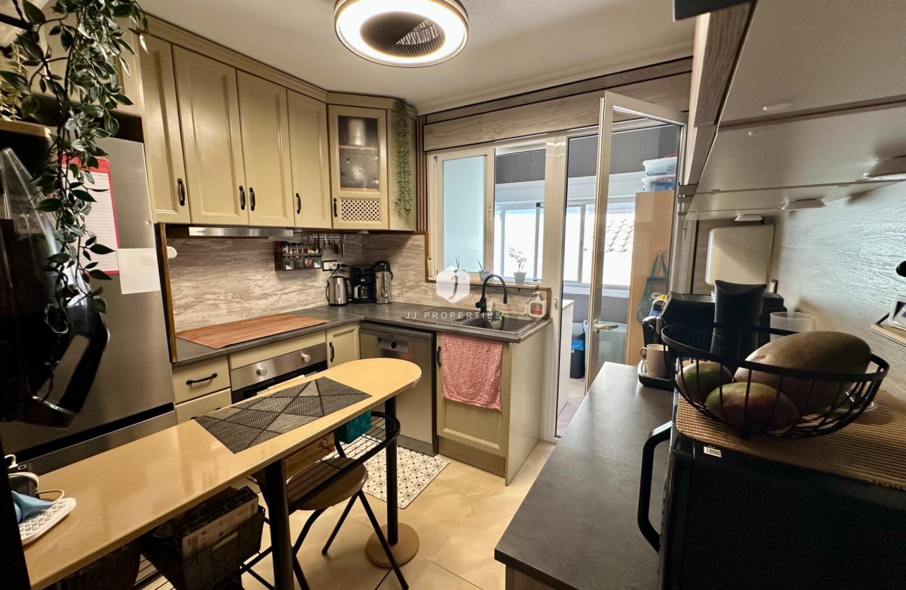 Z drugiej ręki - Szalet -
San Miguel de Salinas - Residencial Los Flamencos