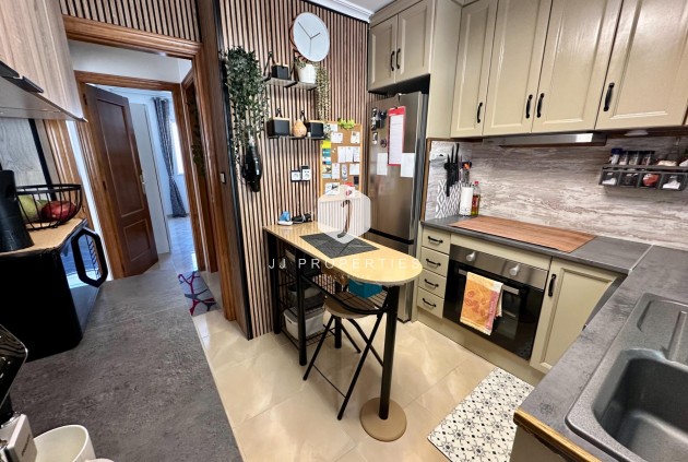 Z drugiej ręki - Szalet -
San Miguel de Salinas - Residencial Los Flamencos