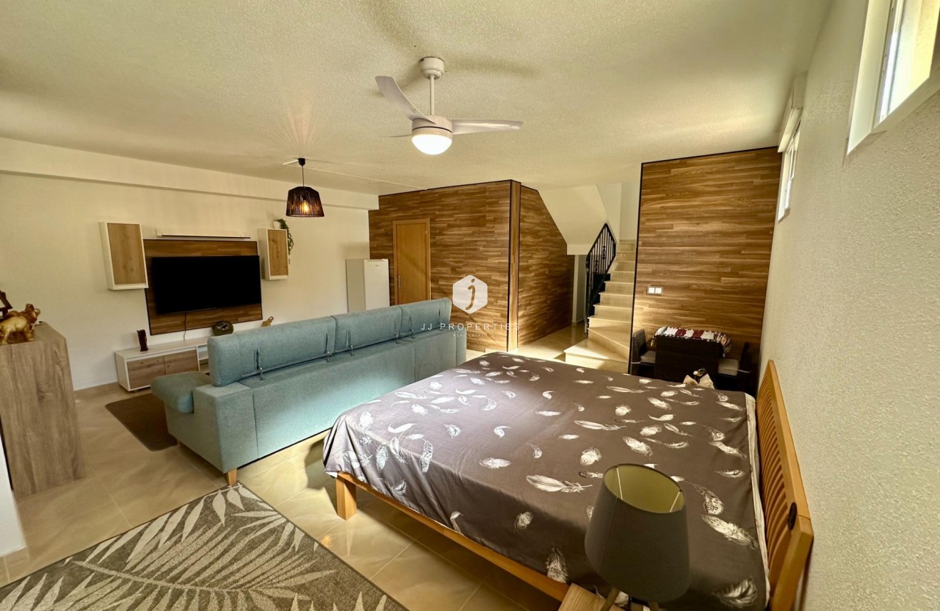 Z drugiej ręki - Szalet -
San Miguel de Salinas - Residencial Los Flamencos