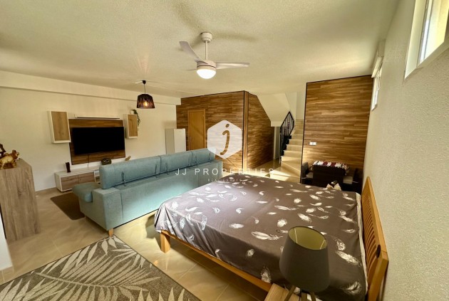 Z drugiej ręki - Szalet -
San Miguel de Salinas - Residencial Los Flamencos