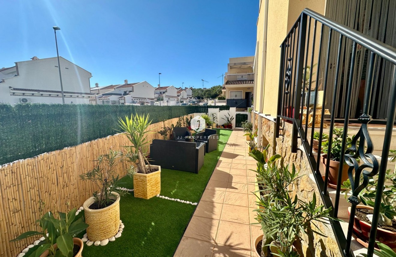 Z drugiej ręki - Szalet -
San Miguel de Salinas - Residencial Los Flamencos