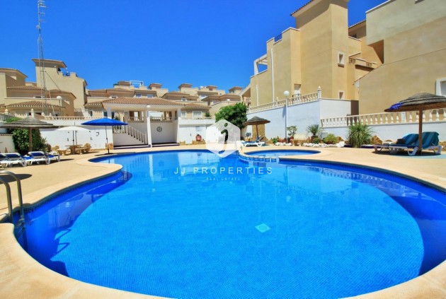 Z drugiej ręki - Szalet -
San Miguel de Salinas - Residencial Los Flamencos