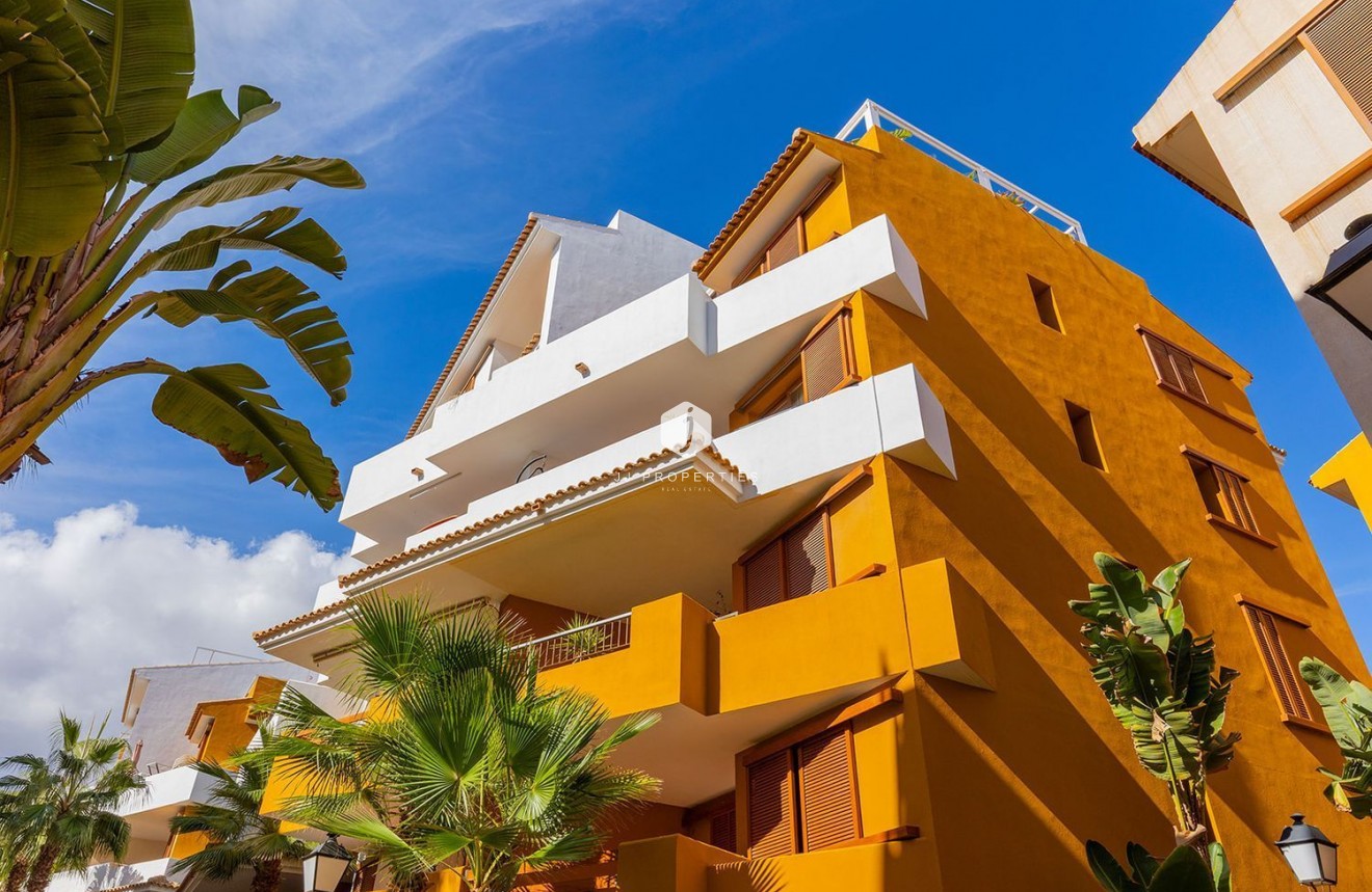 Z drugiej ręki - Mieszkanie w bloku -
Torrevieja - Punta prima