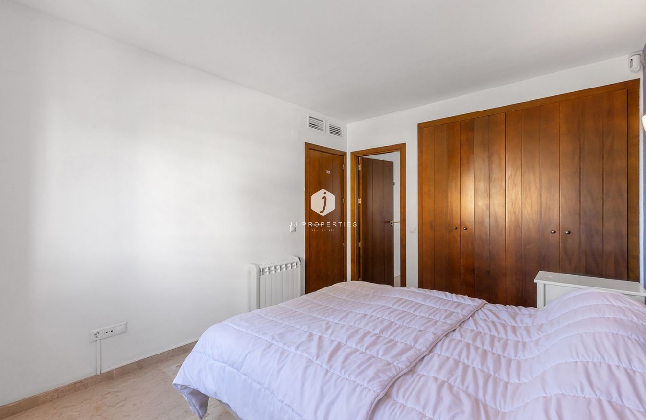 Z drugiej ręki - Mieszkanie w bloku -
Torrevieja - Punta prima