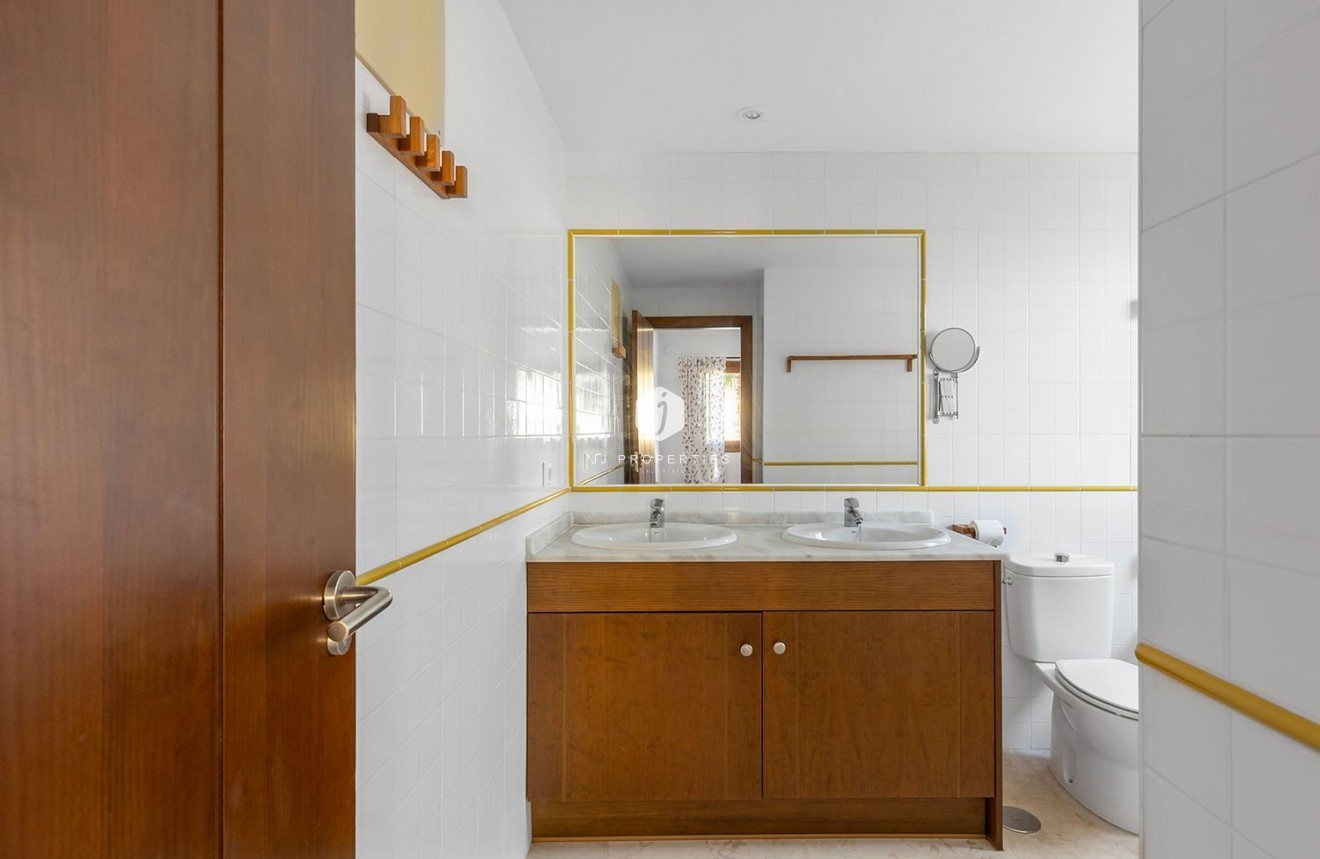 Z drugiej ręki - Mieszkanie w bloku -
Torrevieja - Punta prima