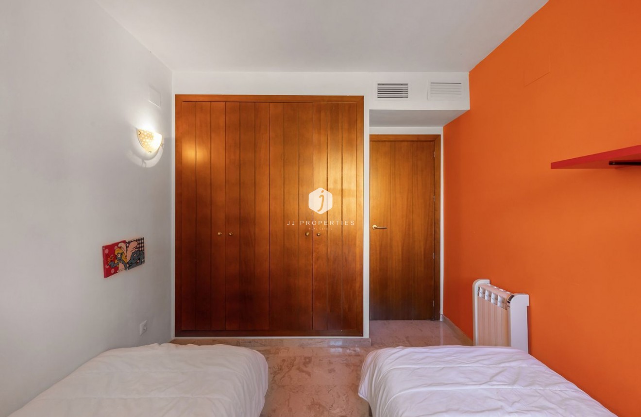 Z drugiej ręki - Mieszkanie w bloku -
Torrevieja - Punta prima