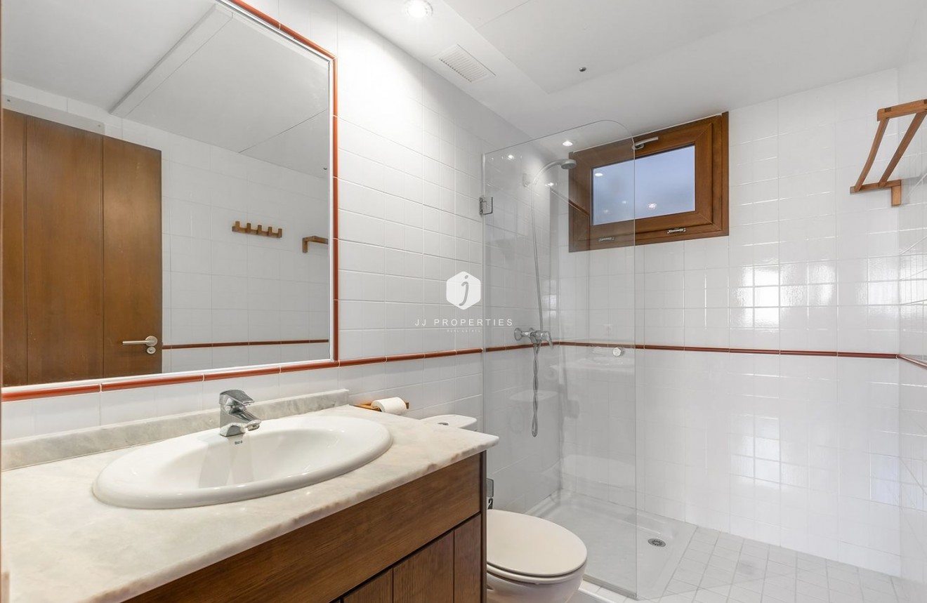 Z drugiej ręki - Mieszkanie w bloku -
Torrevieja - Punta prima