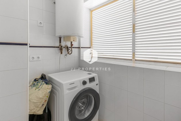 Z drugiej ręki - Mieszkanie w bloku -
Torrevieja - Punta prima