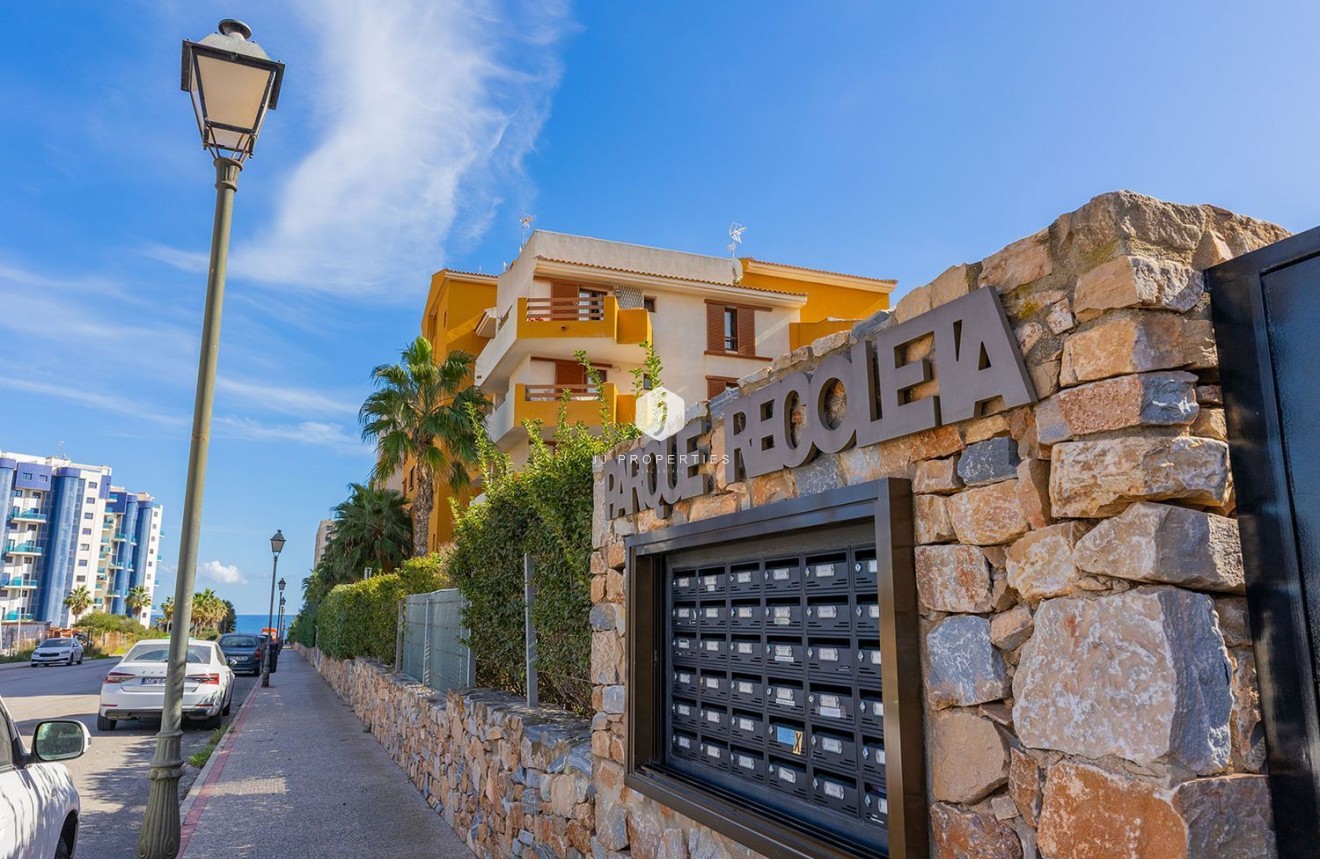 Z drugiej ręki - Mieszkanie w bloku -
Torrevieja - Punta prima