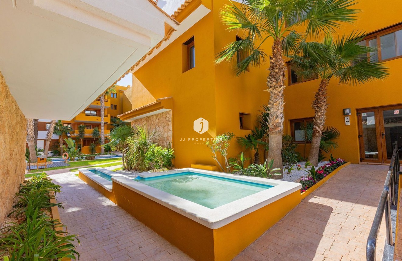 Z drugiej ręki - Mieszkanie w bloku -
Torrevieja - Punta prima