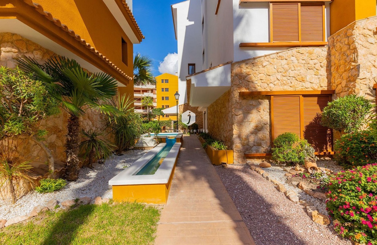 Z drugiej ręki - Mieszkanie w bloku -
Torrevieja - Punta prima