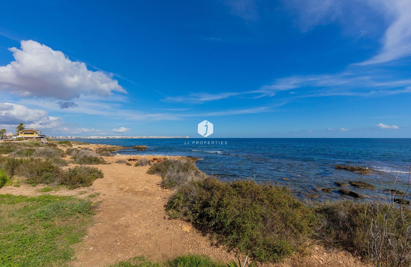 Z drugiej ręki - Mieszkanie w bloku -
Torrevieja - Punta prima