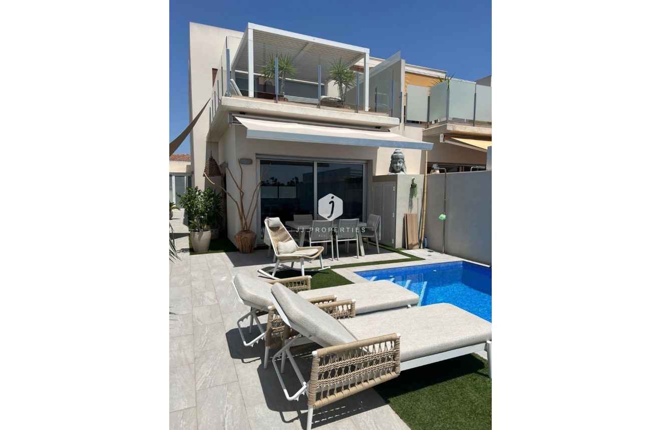 Z drugiej ręki - Villa -
Daya Vieja - Costa Blanca
