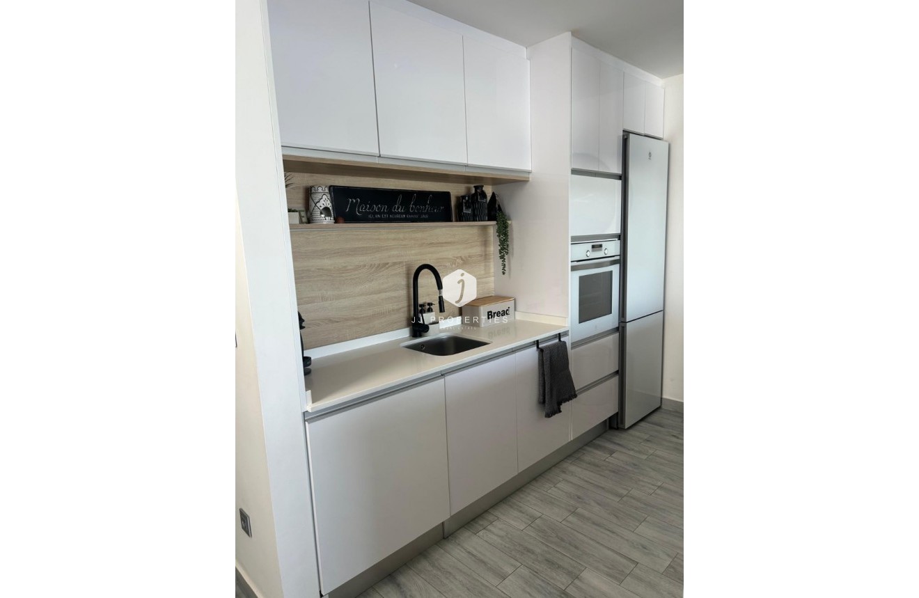 Z drugiej ręki - Villa -
Daya Vieja - Costa Blanca