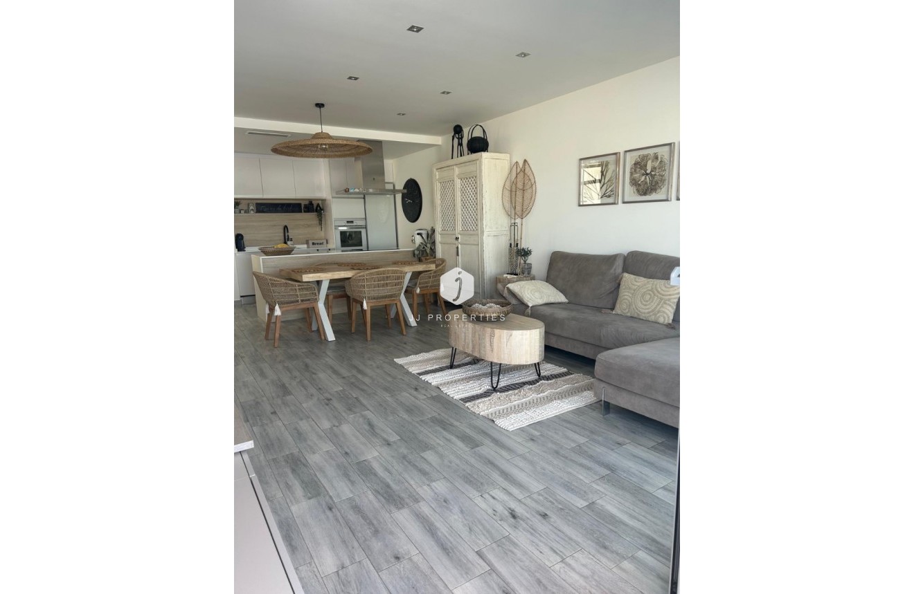 Z drugiej ręki - Villa -
Daya Vieja - Costa Blanca