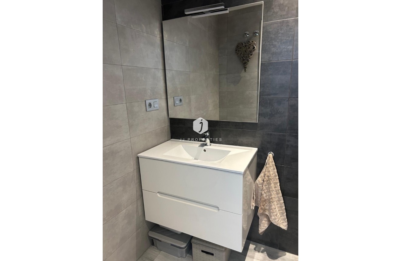 Z drugiej ręki - Villa -
Daya Vieja - Costa Blanca