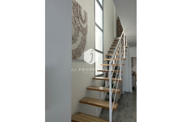 Z drugiej ręki - Villa -
Daya Vieja - Costa Blanca