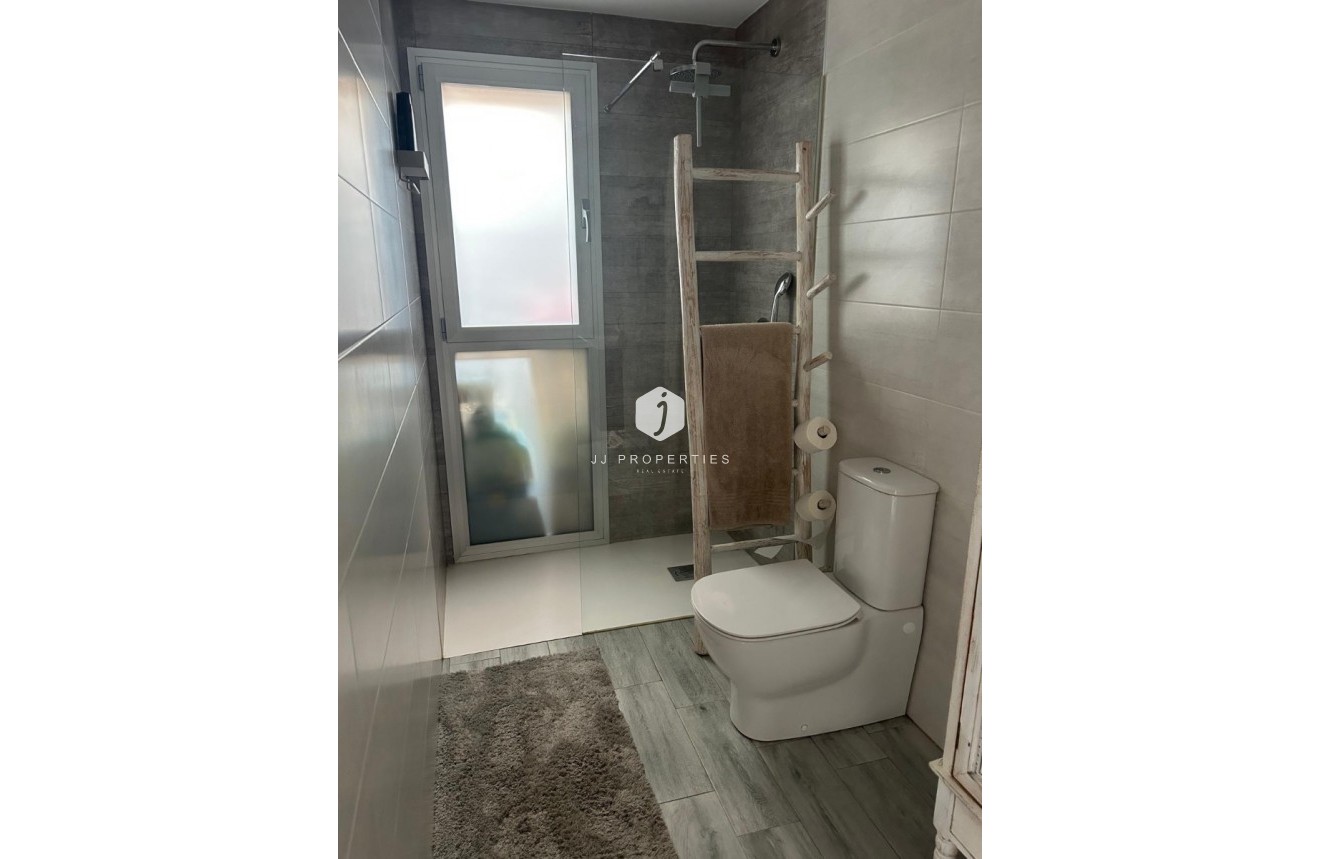 Z drugiej ręki - Villa -
Daya Vieja - Costa Blanca