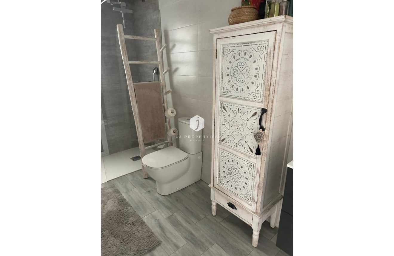 Z drugiej ręki - Villa -
Daya Vieja - Costa Blanca