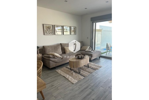 Z drugiej ręki - Villa -
Daya Vieja - Costa Blanca