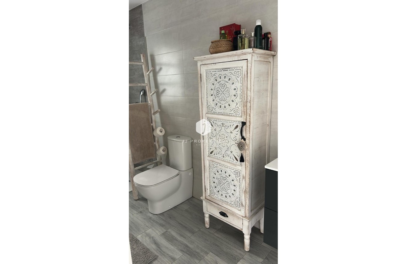 Z drugiej ręki - Villa -
Daya Vieja - Costa Blanca