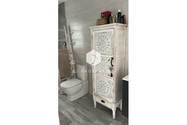 Z drugiej ręki - Villa -
Daya Vieja - Costa Blanca