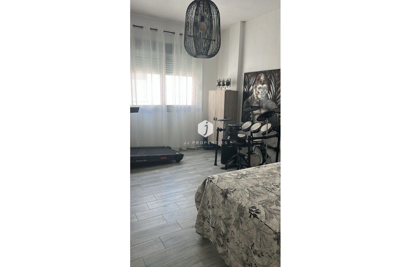 Z drugiej ręki - Villa -
Daya Vieja - Costa Blanca