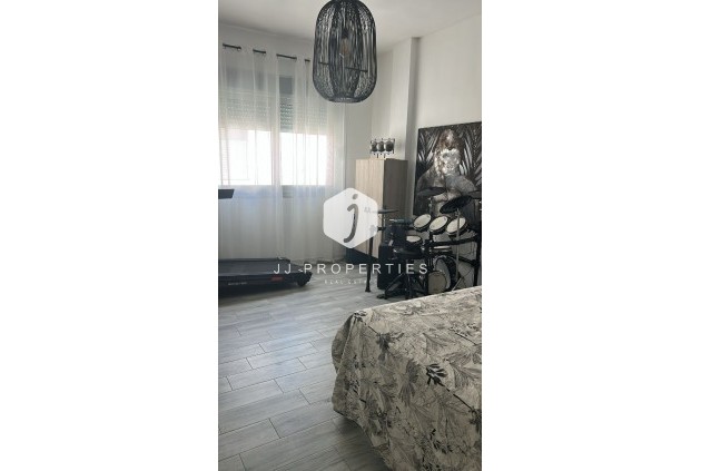 Z drugiej ręki - Villa -
Daya Vieja - Costa Blanca