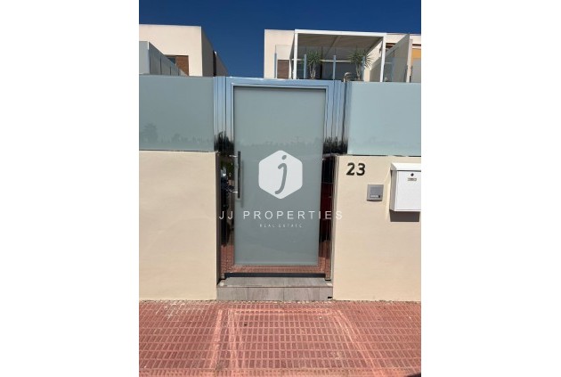 Z drugiej ręki - Villa -
Daya Vieja - Costa Blanca