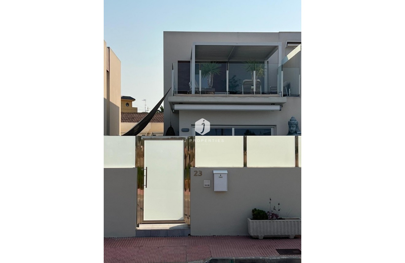 Z drugiej ręki - Villa -
Daya Vieja - Costa Blanca