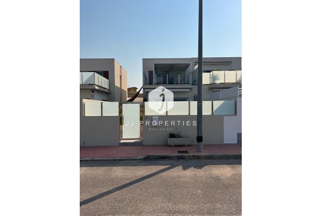 Z drugiej ręki - Villa -
Daya Vieja - Costa Blanca