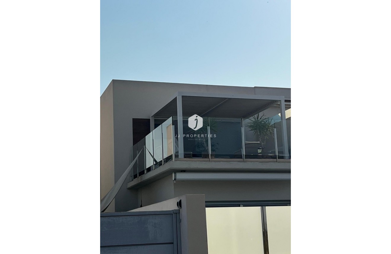 Z drugiej ręki - Villa -
Daya Vieja - Costa Blanca