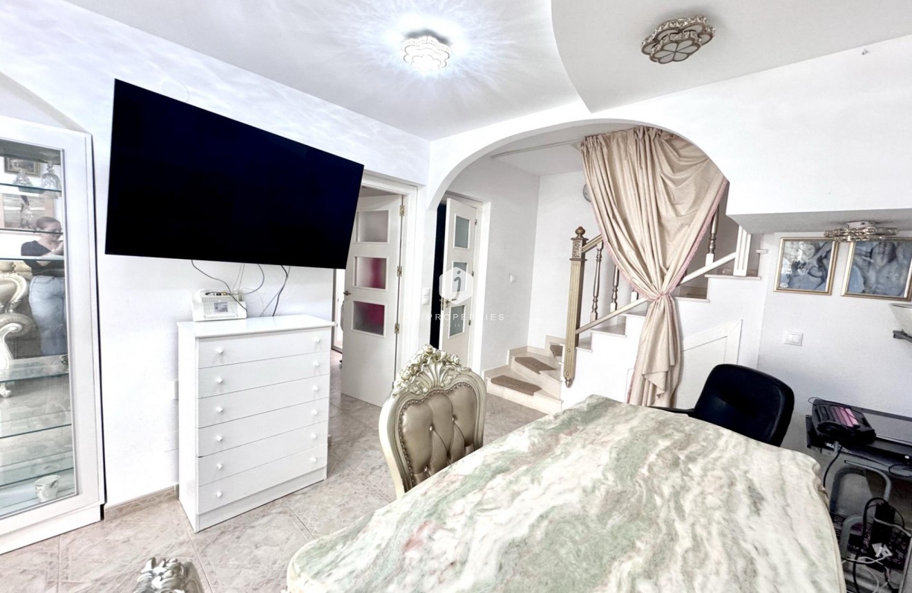 Z drugiej ręki - Szalet -
Orihuela Costa - Playa Flamenca