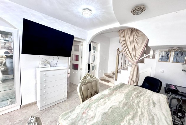 Z drugiej ręki - Szalet -
Orihuela Costa - Playa Flamenca