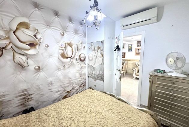 Z drugiej ręki - Szalet -
Orihuela Costa - Playa Flamenca