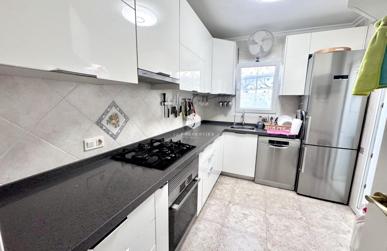 Z drugiej ręki - Szalet -
Orihuela Costa - Playa Flamenca